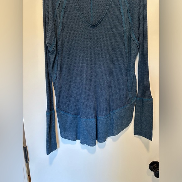 Free People We The Free Waffle Knit Navy Tunic Long Sleeve Top, size Large - Picture 5 of 9